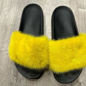 GIVENCHY mink sandals size 39